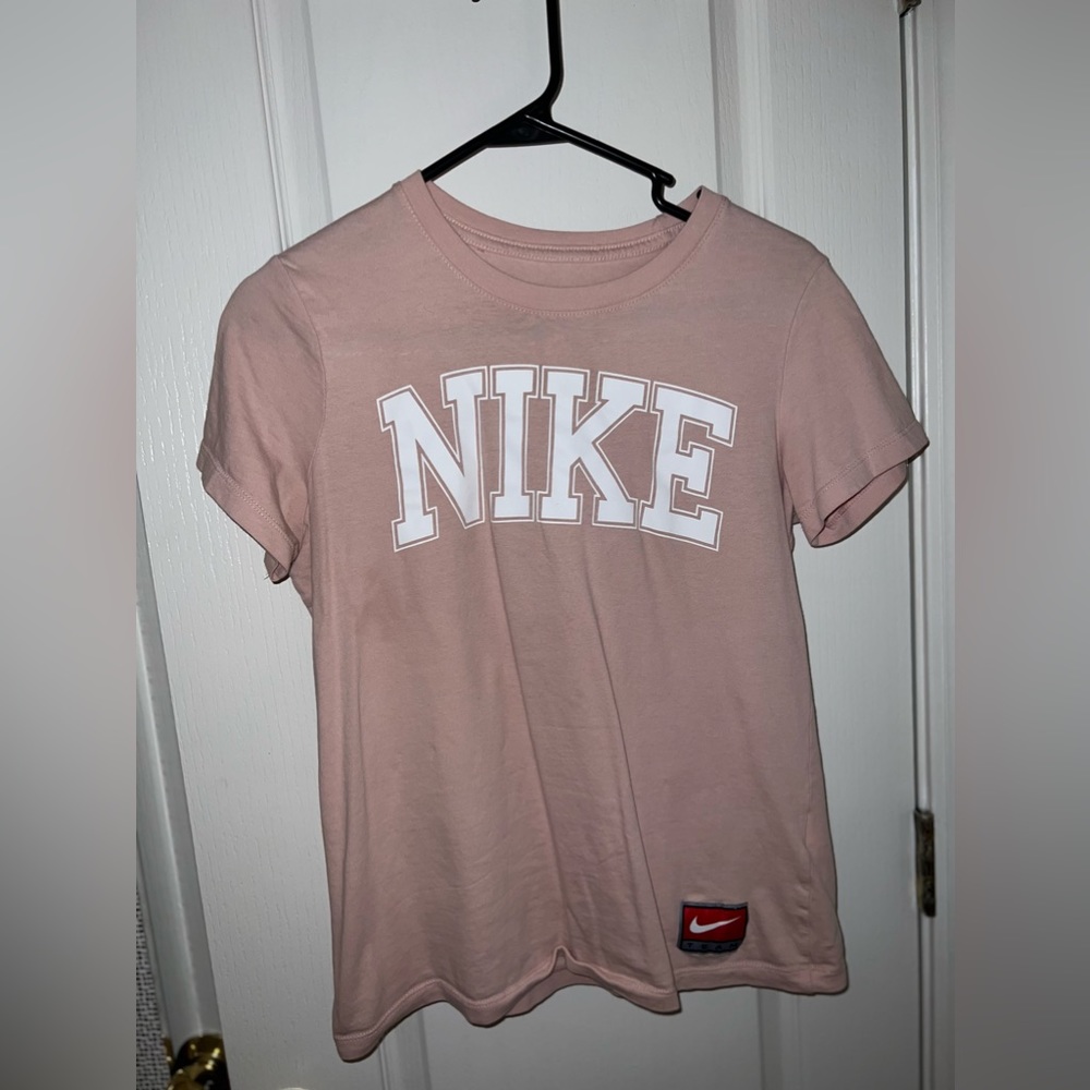 Light pink Nike Shirt